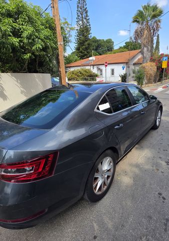 מודעת רכב סקודה סופרב