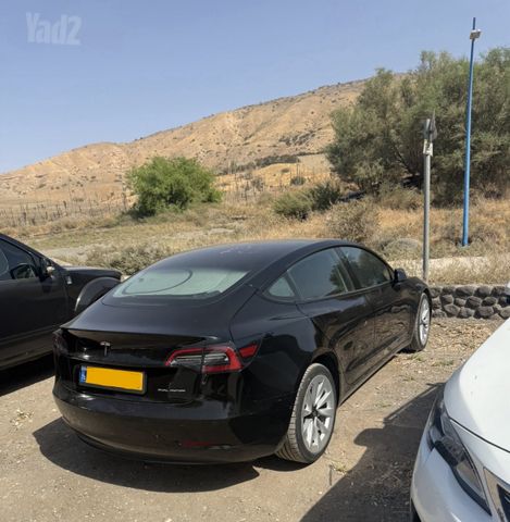 מודעת רכב טסלה מודל 3