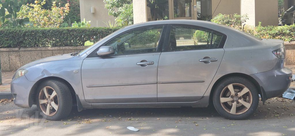 מודעת רכב מאזדה 3