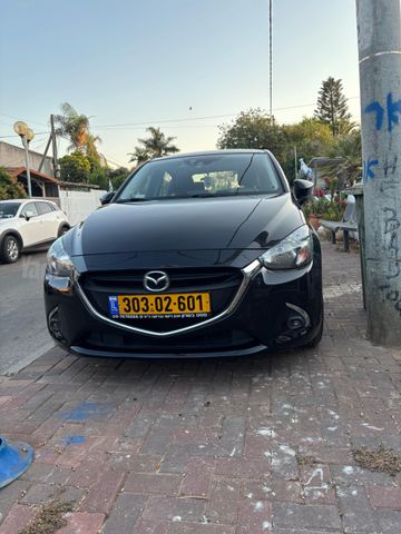 מודעת רכב מאזדה 2