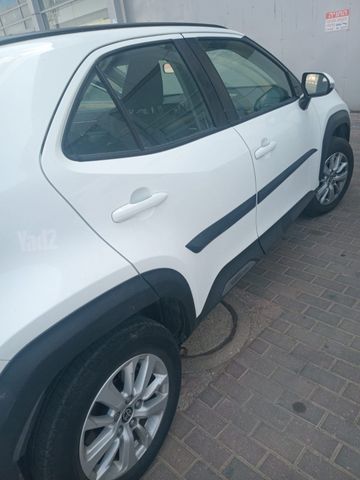 יאריס קרוס Style היברידי אוט׳ 5 דל 1.5 (116 כ״ס)