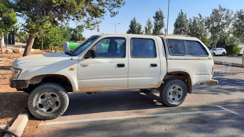 היילקס 4X4 SR ידני 2.5 (102 כ״ס)