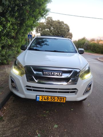 מודעת רכב איסוזו די-מקס