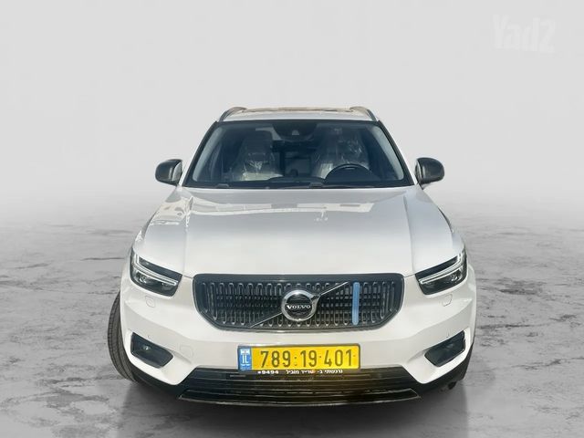 מודעת רכב וולוו XC40