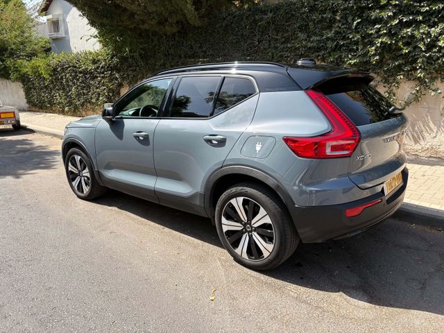 מודעת רכב וולוו XC40
