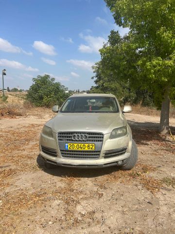 מודעת רכב אאודי Q7