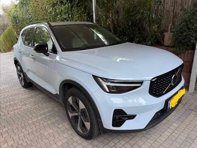 מודעת רכב וולוו XC40