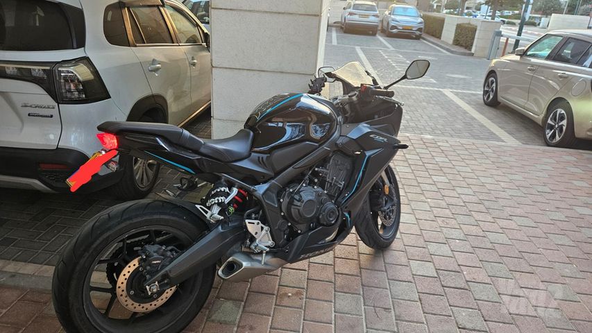 מודעת רכב הונדה CBR650R