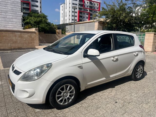 מודעת רכב יונדאי i20