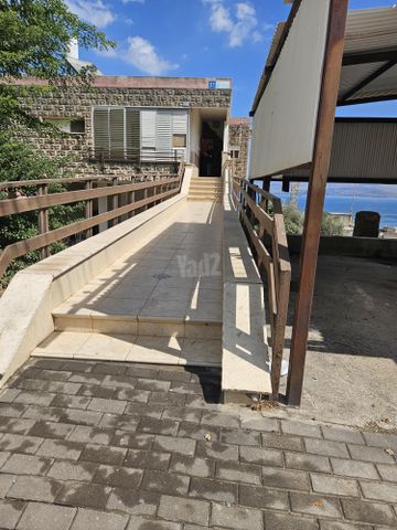 השומר 33