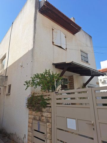 חיים 77
