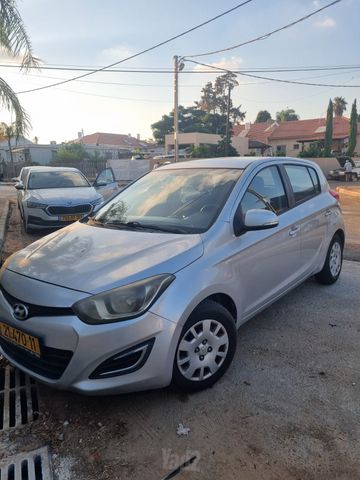 מודעת רכב יונדאי i20