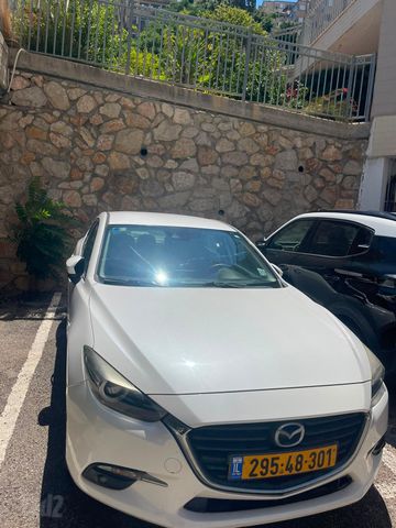 מודעת רכב מאזדה 3