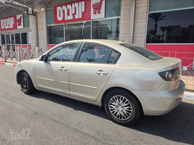 מודעת רכב מאזדה 3