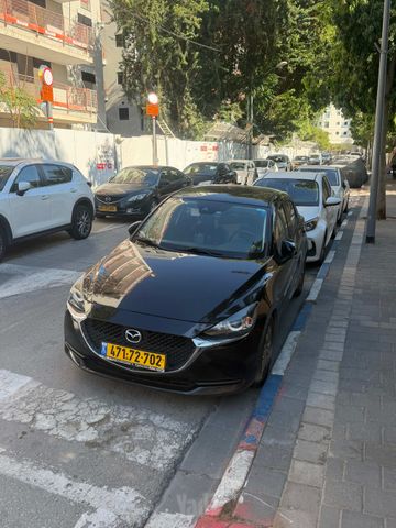 מודעת רכב מאזדה 2