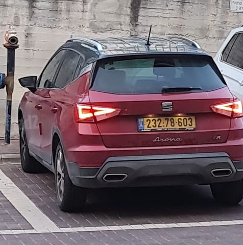 מודעת רכב סיאט ארונה