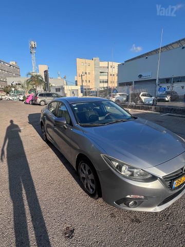 מודעת רכב מאזדה 3