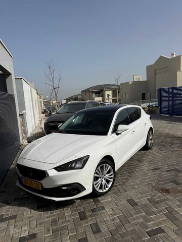 מודעת רכב סיאט לאון