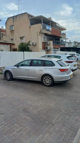 מודעת רכב סיאט לאון