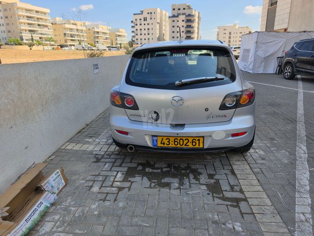 מודעת רכב מאזדה 3