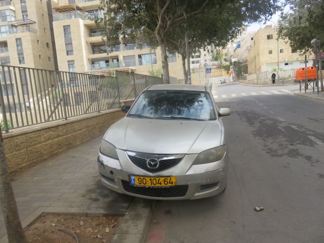 מודעת רכב מאזדה 3