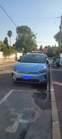 מודעת רכב ג׳ילי Geometry C