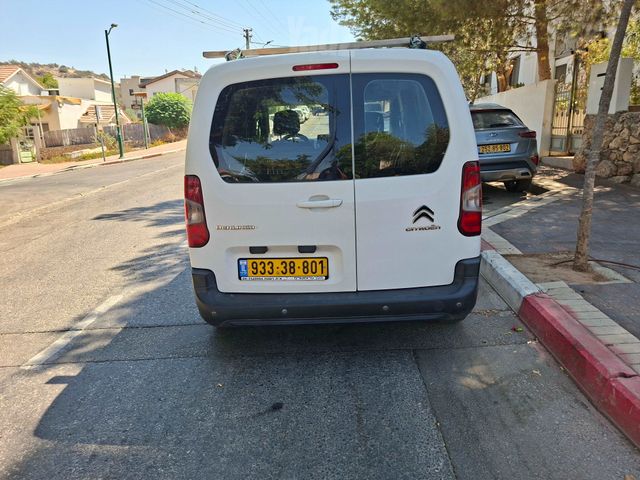 מודעת רכב סיטרואן ברלינגו