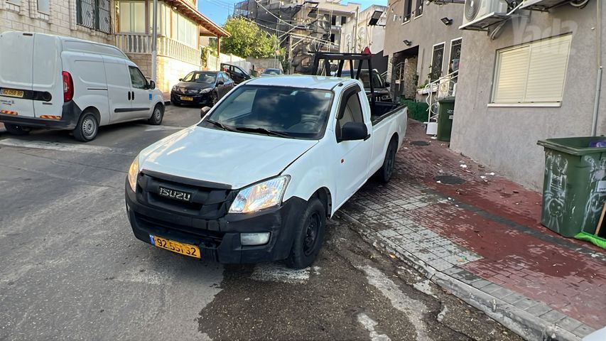 מודעת רכב איסוזו די-מקס