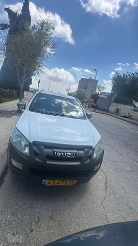 מודעת רכב איסוזו די-מקס