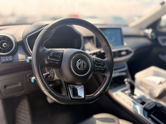 מודעת רכב אם ג'י EHS PHEV 2