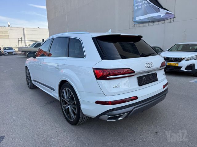 מודעת רכב אאודי Q7 2
