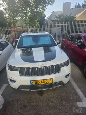 מודעת רכב ג'יפ גרנד צ'ירוקי