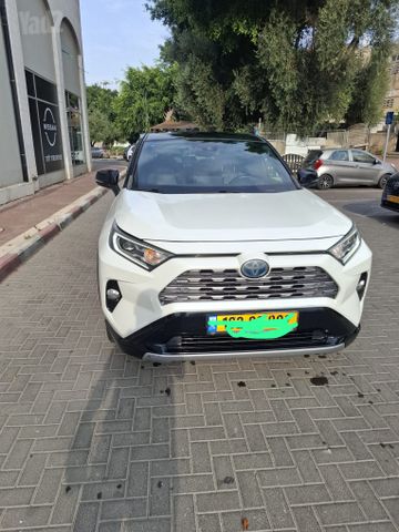מודעת רכב טויוטה RAV4