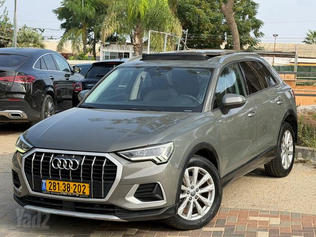 מודעת רכב אאודי Q3 1