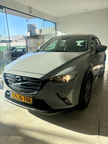 מודעת רכב מאזדה CX-3