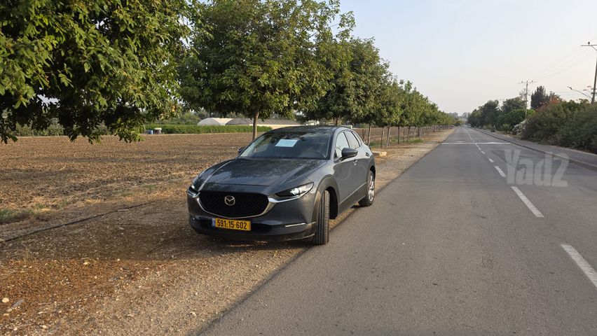 מודעת רכב מאזדה CX-30