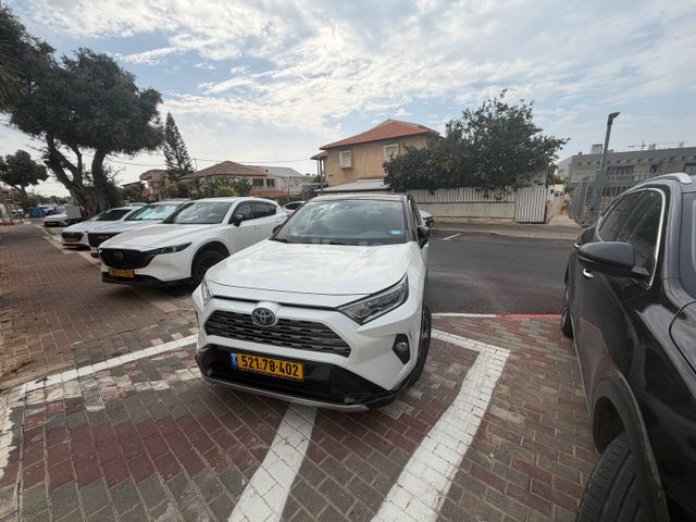 מודעת רכב טויוטה RAV4