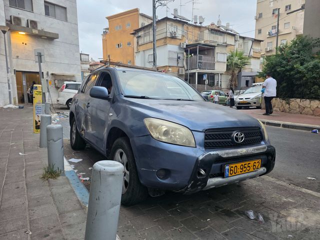 מודעת רכב טויוטה RAV4