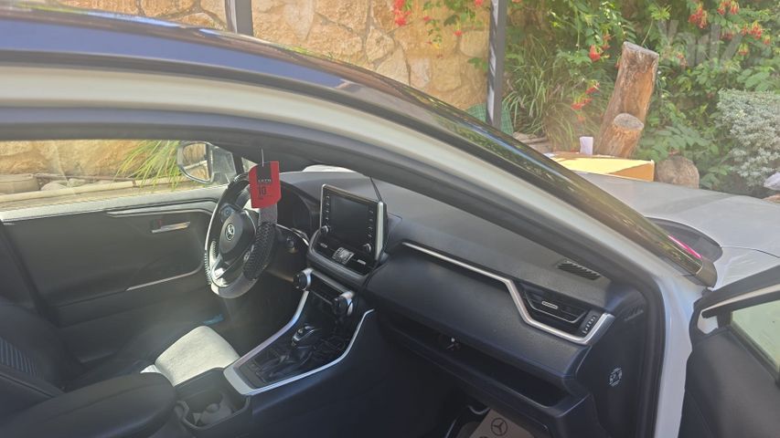 מודעת רכב טויוטה RAV4