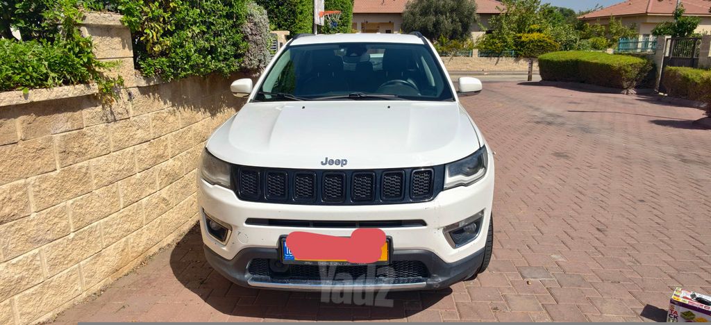 מודעת רכב ג'יפ קומפאס