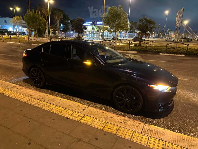 מודעת רכב מאזדה 3