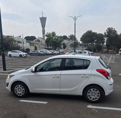 מודעת רכב יונדאי i20
