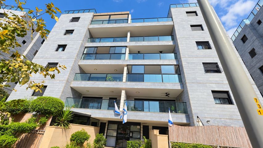 רפאל איתן 12
