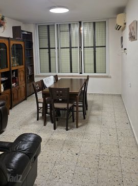 דירה, קרית ויז'ניץ, בני ברק