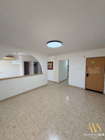 דירה, שבעת המינים, דימונה