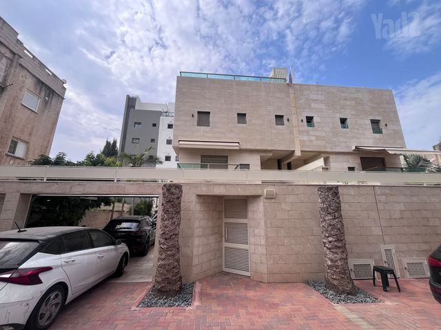 בן גוריון 64