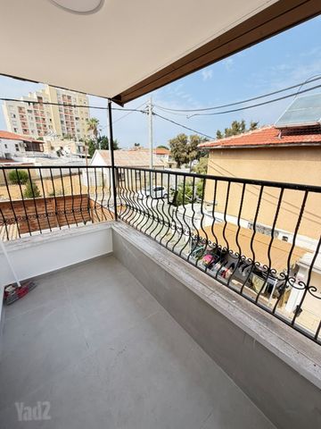 קיבוץ גלויות 35