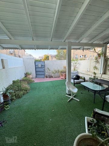 הפועל הצעיר 11