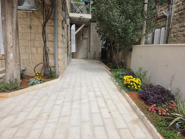 דירת גן להשכרה בירושלים (תיווך) — 3