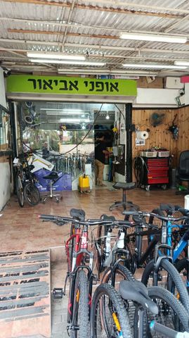 חנויות/ שטח מסחרי, מרכז המושבה, גן יבנה